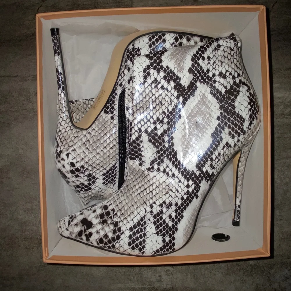 Simmi Snakeskin boots - Picture 5 of 7